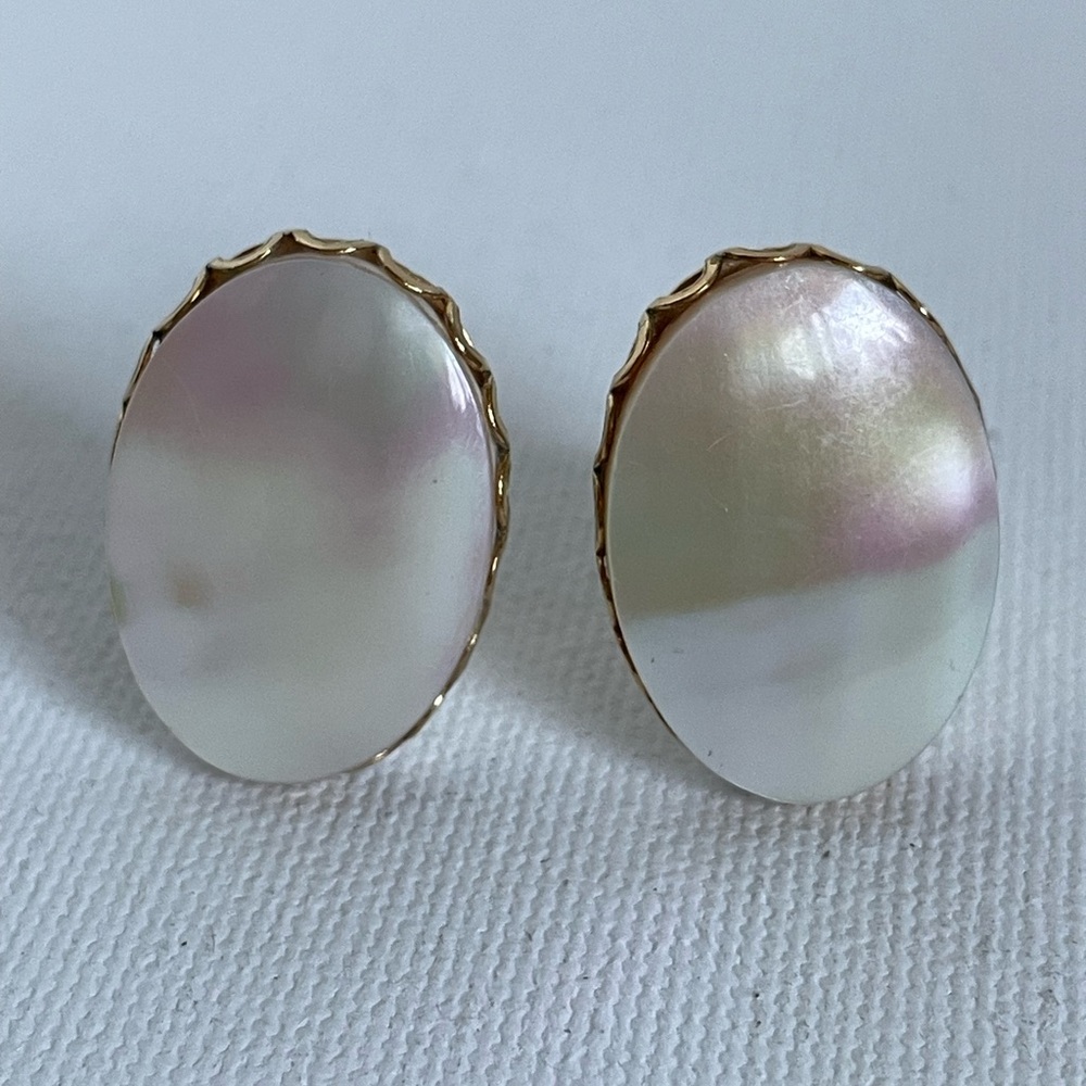 Vintage real shell earring